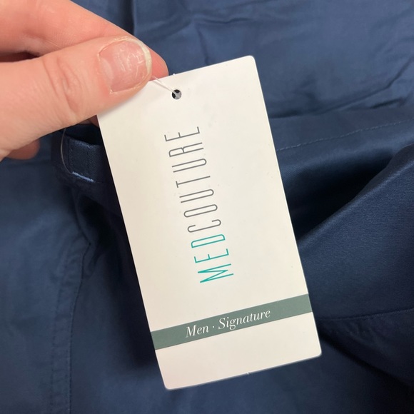 NWT Men’s med couture scrub top - Picture 3 of 8